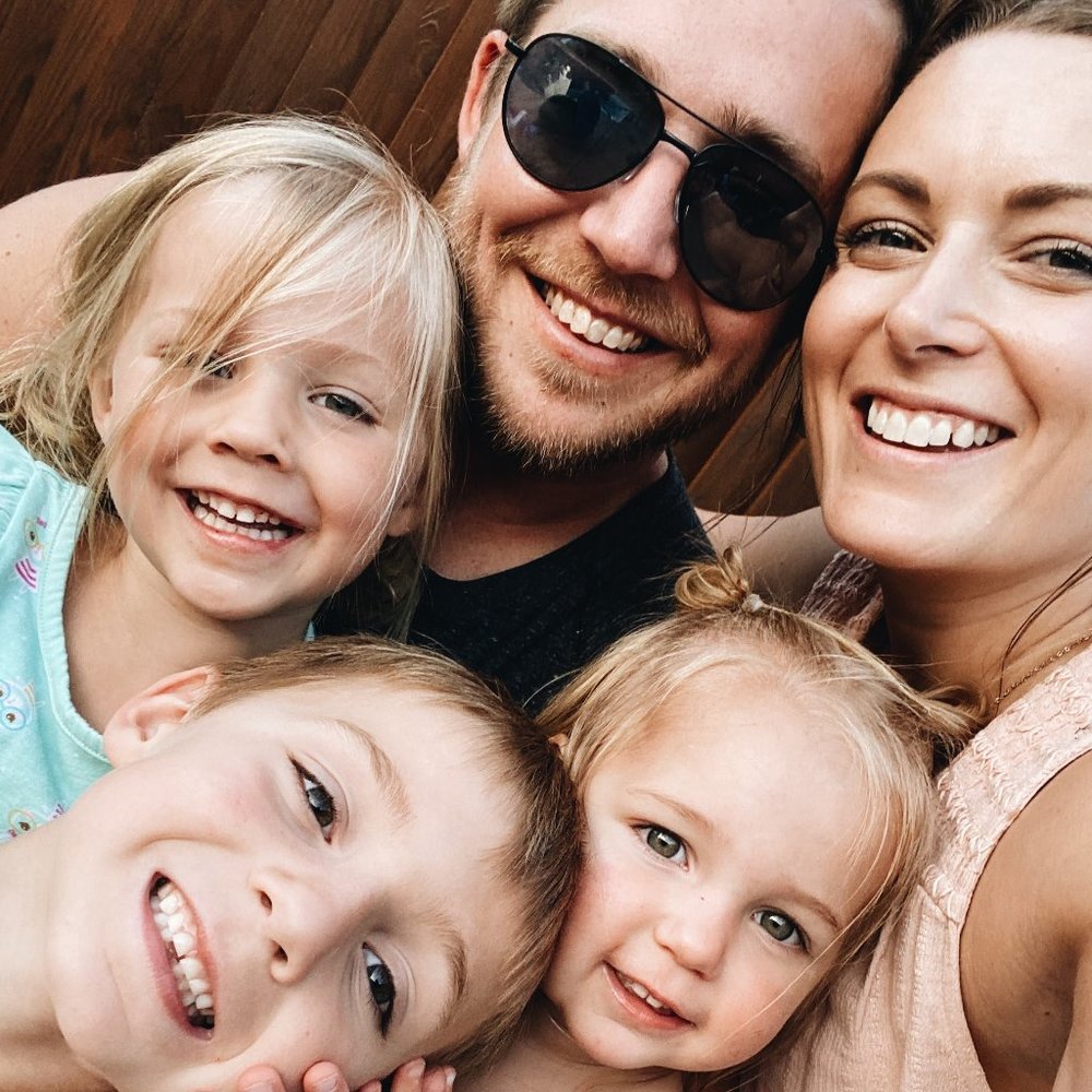 Meet your Posher, Lara